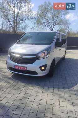 Минивэн Opel Vivaro 2015 в 