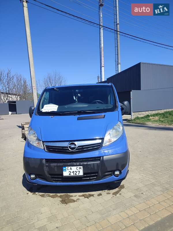 Минивэн Opel Vivaro 2011 в Умани