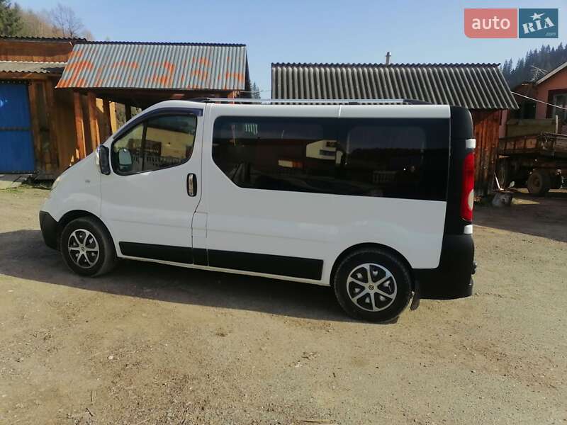 Минивэн Opel Vivaro 2007 в 