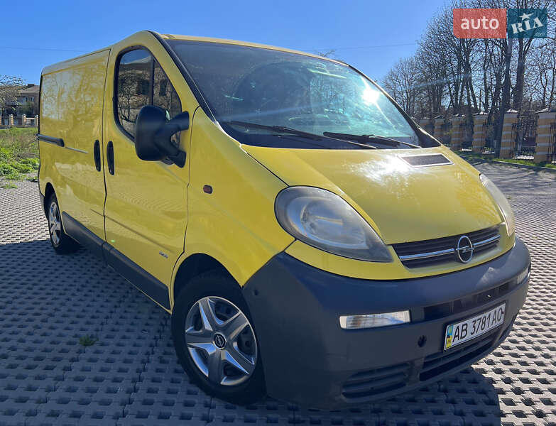 Вантажний фургон Opel Vivaro 2002 в Тульчині