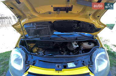 Грузовой фургон Opel Vivaro 2002 в 
