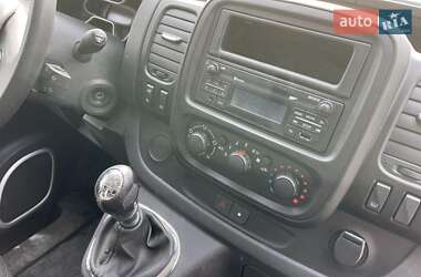 Вантажний фургон Opel Vivaro 2016 в Ужгороді