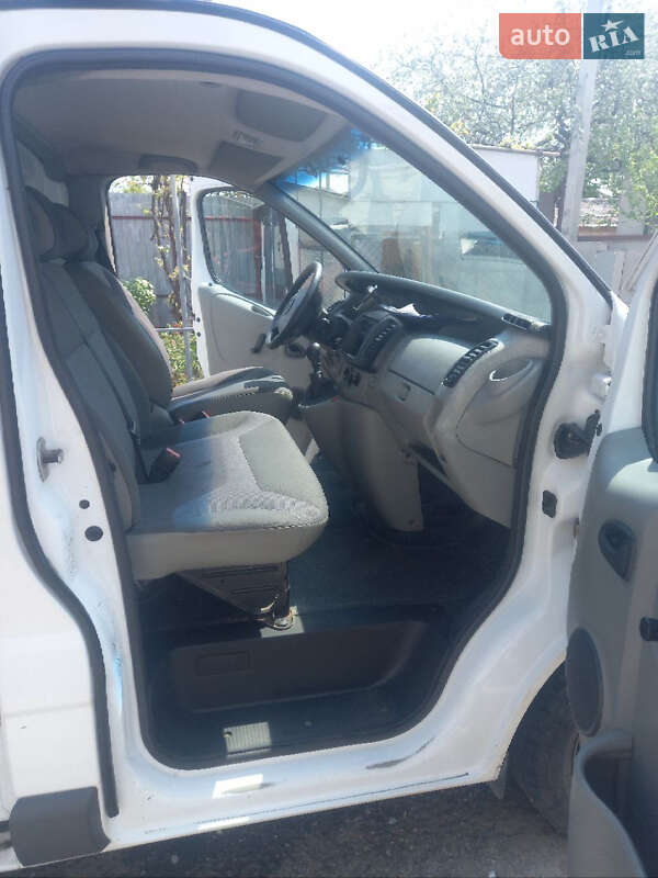 Вантажний фургон Opel Vivaro 2007 в Дніпрі