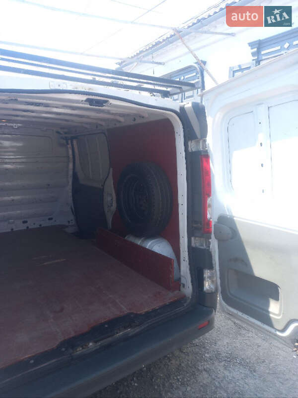 Вантажний фургон Opel Vivaro 2007 в Дніпрі