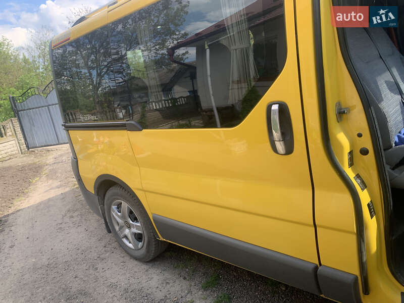 Минивэн Opel Vivaro 2004 в Кицмани фото 5 Минивэн Opel Vivaro 2004 в Кицмани
