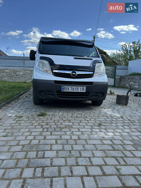 Минивэн Opel Vivaro 2006 в Городке