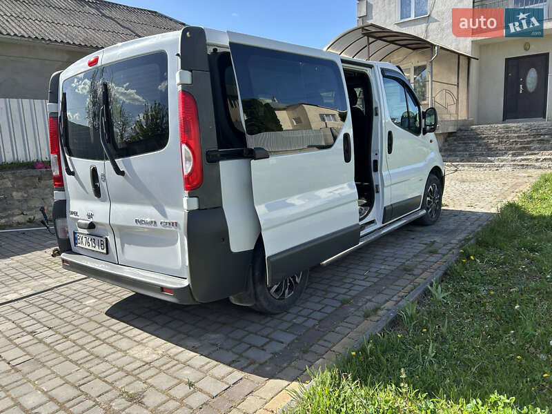 Минивэн Opel Vivaro 2006 в Городке