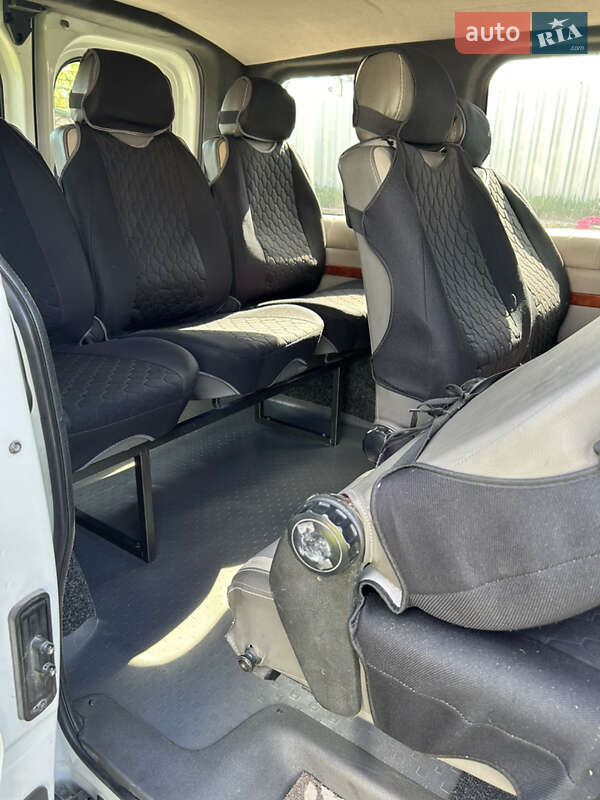 Минивэн Opel Vivaro 2006 в Городке