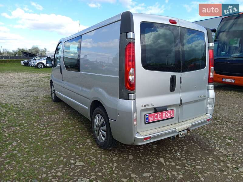Минивэн Opel Vivaro 2009 в Косове
