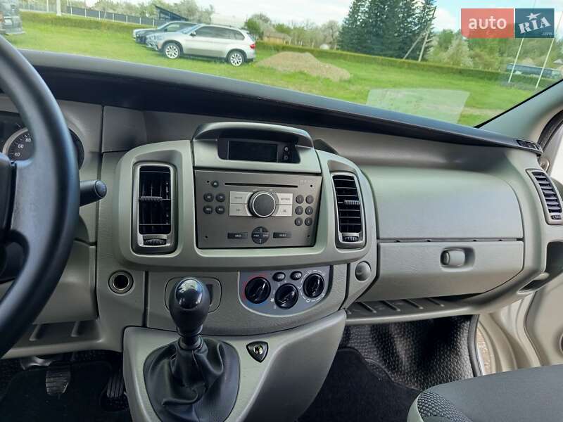 Минивэн Opel Vivaro 2009 в Косове