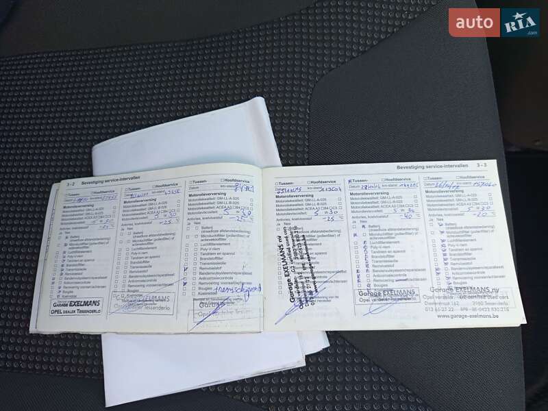 Минивэн Opel Vivaro 2009 в Косове