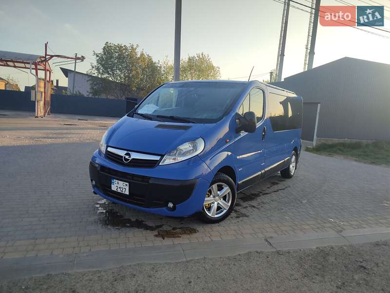 Минивэн Opel Vivaro 2011 в Умани