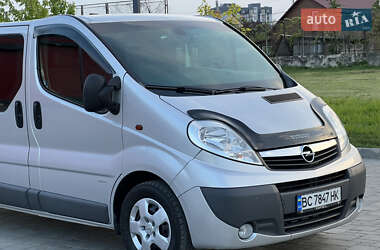 Мінівен Opel Vivaro 2012 в 
