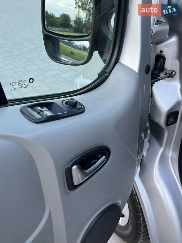 Минивэн Opel Vivaro 2012 в Здолбунове