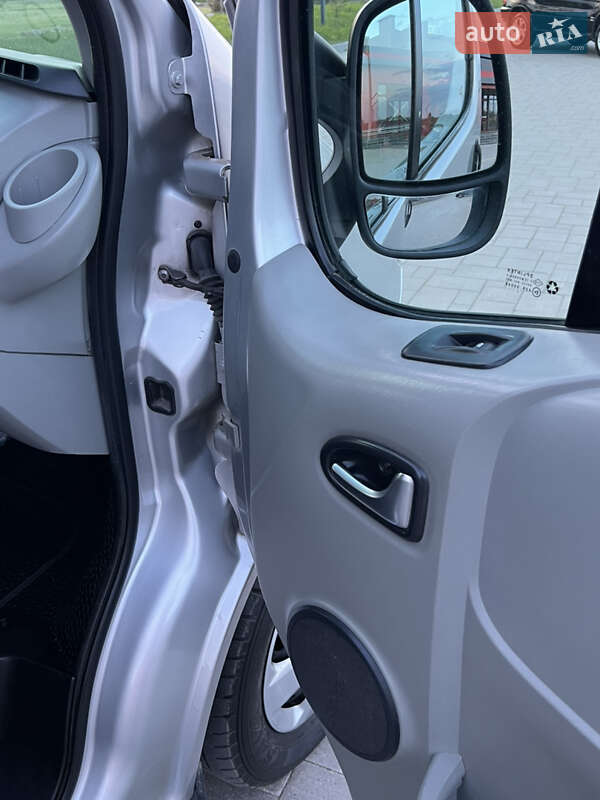 Минивэн Opel Vivaro 2012 в Здолбунове
