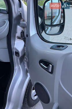 Мінівен Opel Vivaro 2012 в 