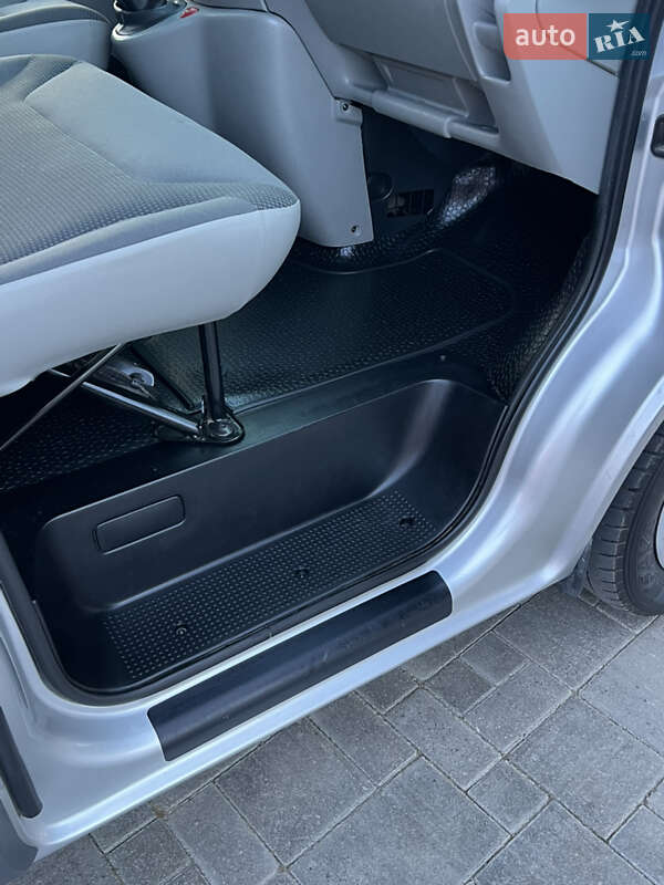 Минивэн Opel Vivaro 2012 в Здолбунове