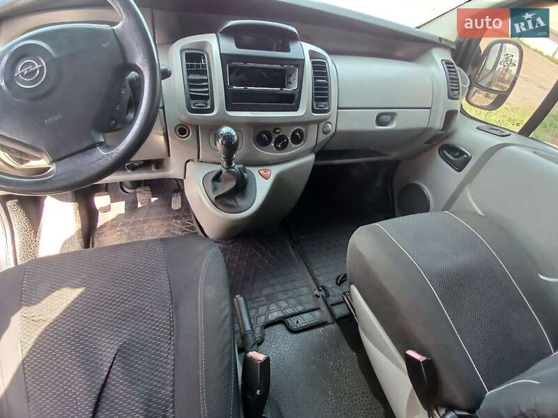 Минивэн Opel Vivaro 2004 в Сумах