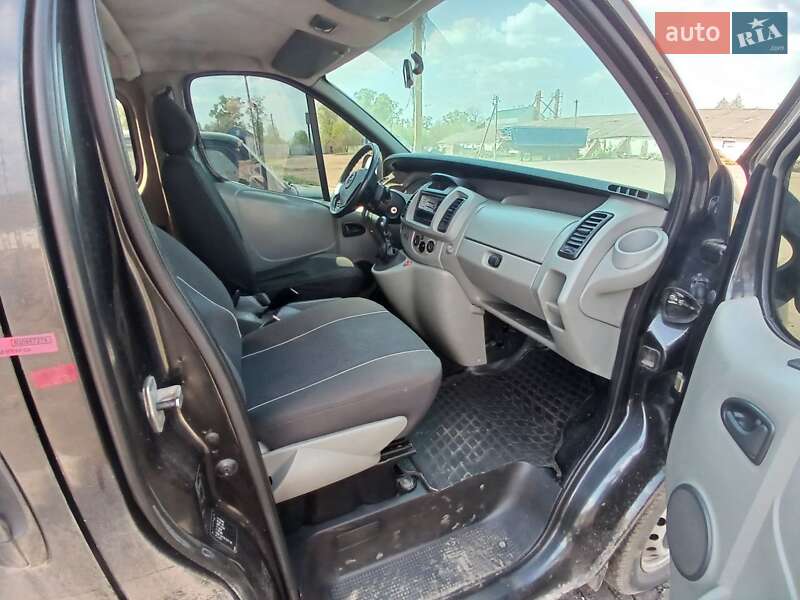 Минивэн Opel Vivaro 2004 в Сумах