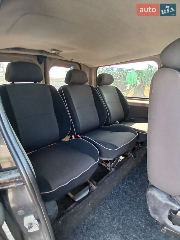 Минивэн Opel Vivaro 2004 в Сумах