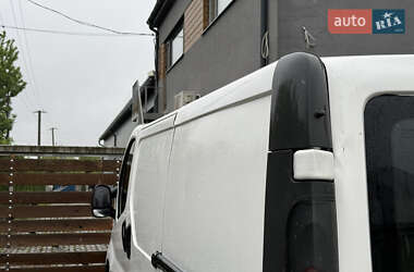 Грузовой фургон Opel Vivaro 2004 в 