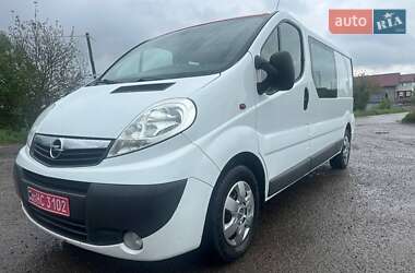 Грузопассажирский фургон Opel Vivaro 2013 в Дубно