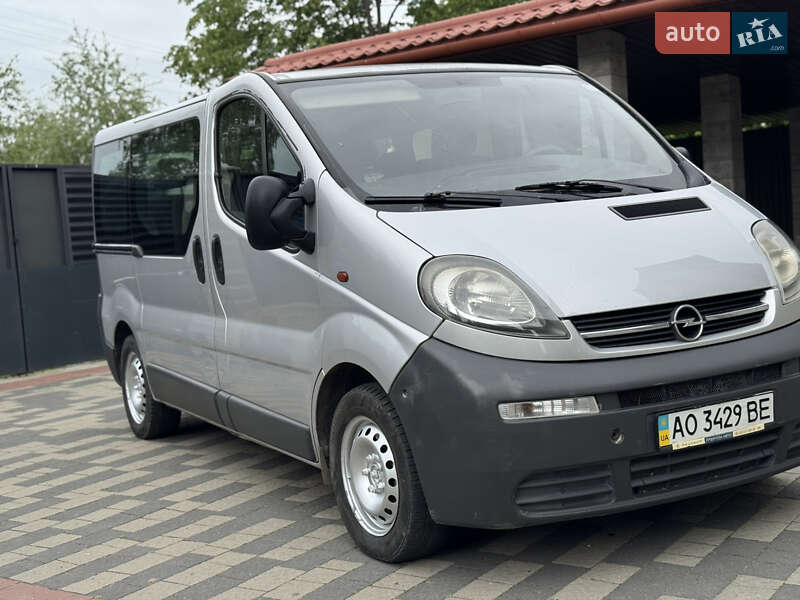 Минивэн Opel Vivaro 2005 в 