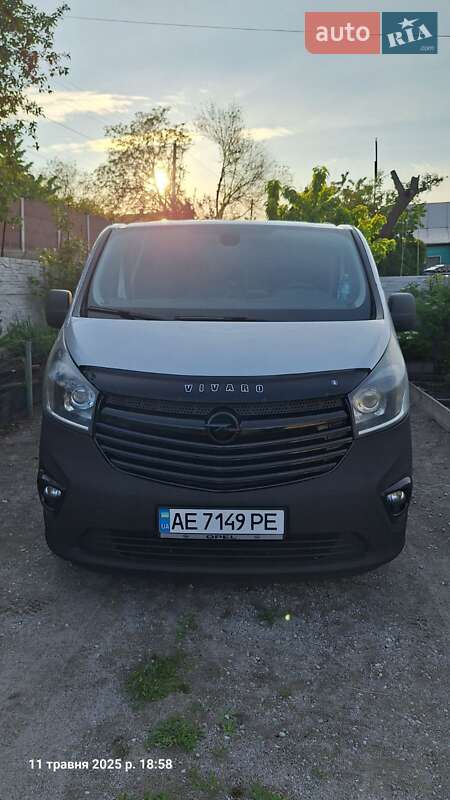 Мінівен Opel Vivaro 2015 в Дніпрі фото 3 Мінівен Opel Vivaro 2015 в Дніпрі