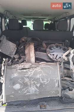Минивэн Opel Vivaro 2016 в 