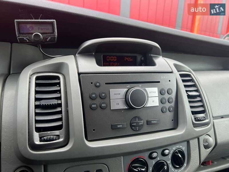 Минивэн Opel Vivaro 2010 в Киеве