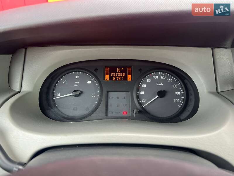 Минивэн Opel Vivaro 2010 в Киеве