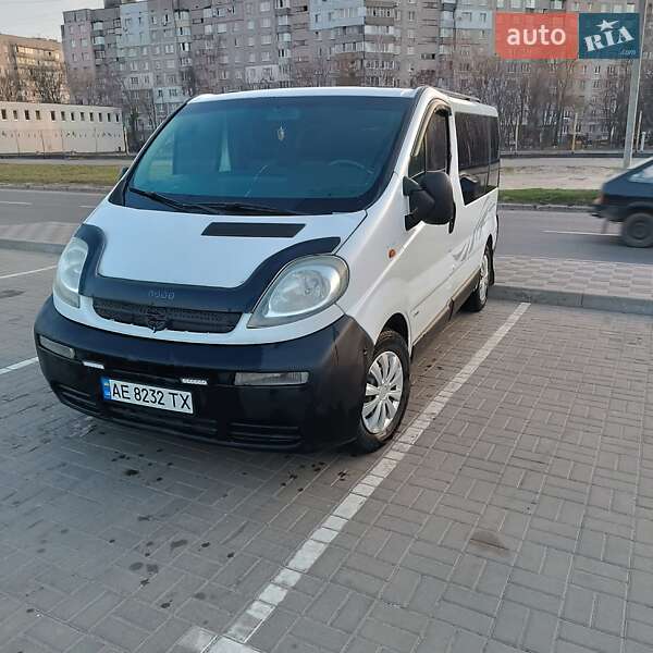 Минивэн Opel Vivaro 2004 в 