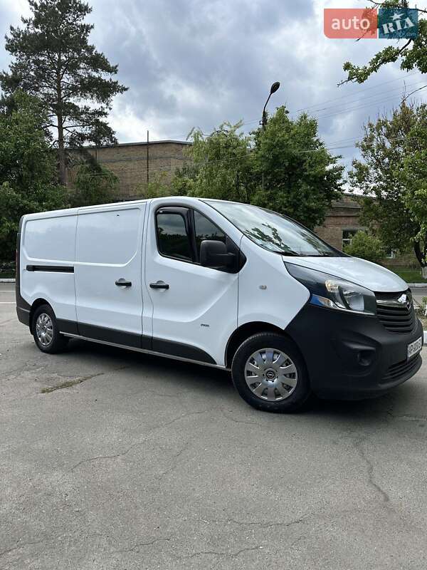 Вантажний фургон Opel Vivaro 2015 в 