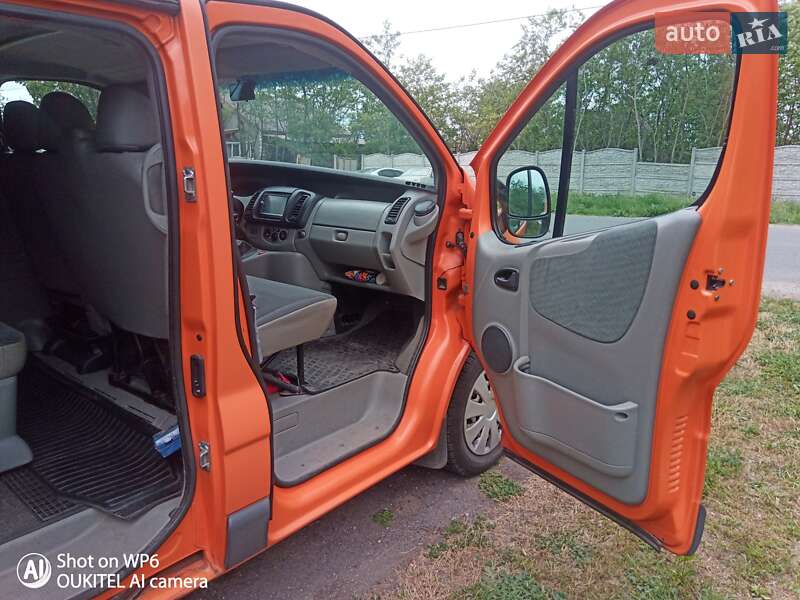Мінівен Opel Vivaro 2010 в Дніпрі фото 3 Мінівен Opel Vivaro 2010 в Дніпрі
