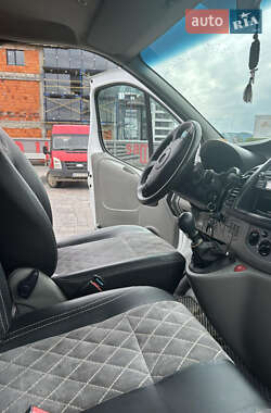 Мінівен Opel Vivaro 2013 в 