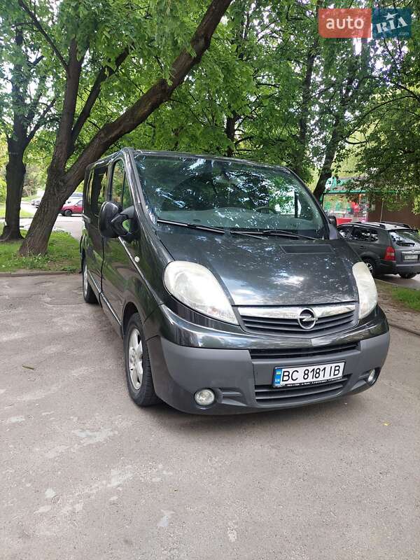 Opel Vivaro 2012