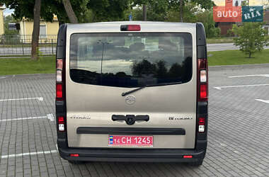 Минивэн Opel Vivaro 2015 в 