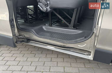 Минивэн Opel Vivaro 2015 в 