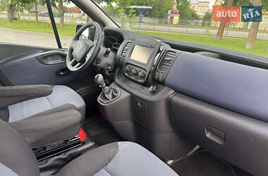 Минивэн Opel Vivaro 2015 в 