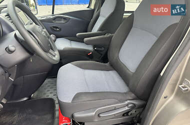 Минивэн Opel Vivaro 2015 в 