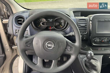 Минивэн Opel Vivaro 2015 в 