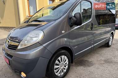 Мінівен Opel Vivaro 2013 в 