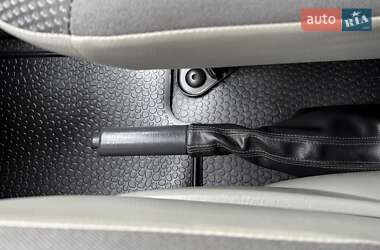 Мінівен Opel Vivaro 2013 в 
