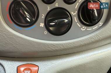 Мінівен Opel Vivaro 2013 в 