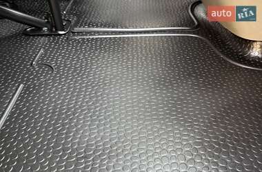 Мінівен Opel Vivaro 2013 в 