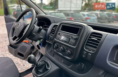 Вантажний фургон Opel Vivaro 2016 в 