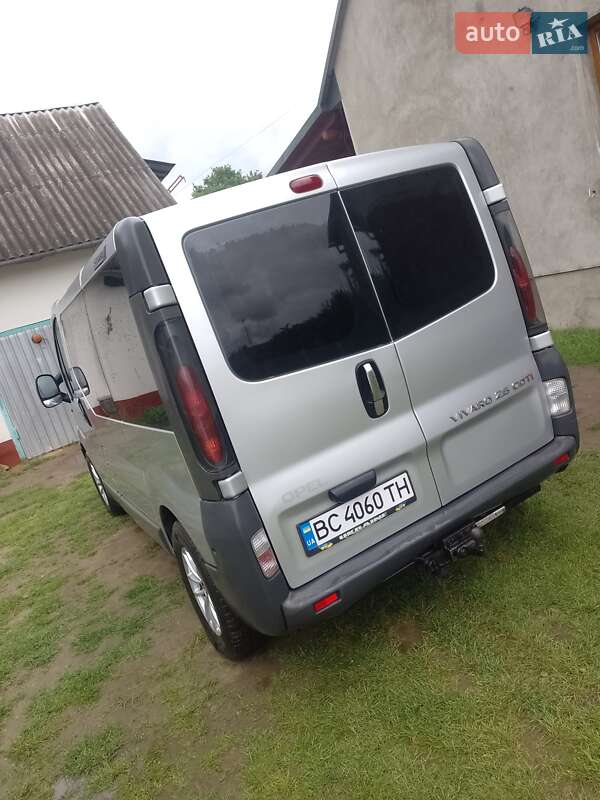 Минивэн Opel Vivaro 2005 в Мостиске