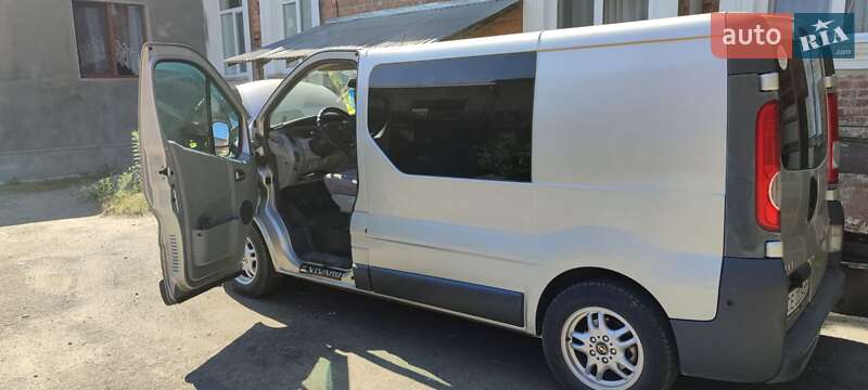Минивэн Opel Vivaro 2007 в Черновцах