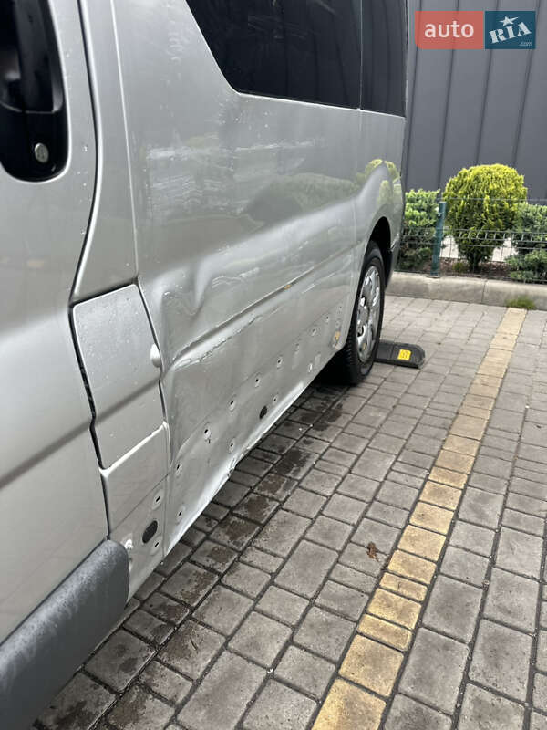 Мінівен Opel Vivaro 2011 в Одесі