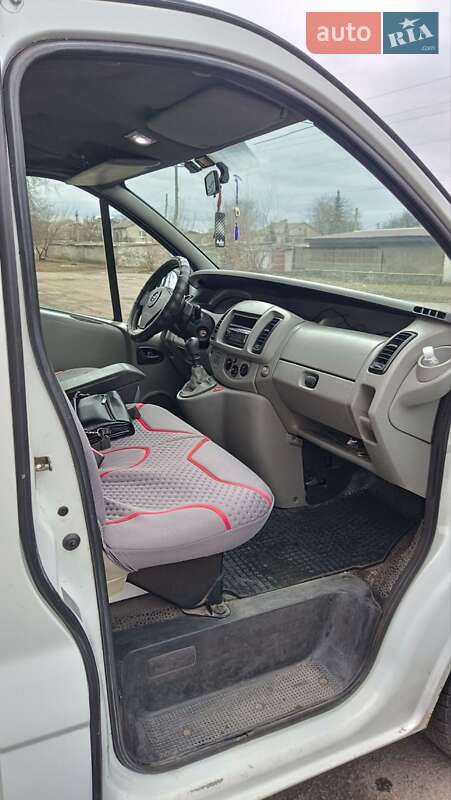Мінівен Opel Vivaro 2003 в Солоному